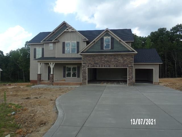 200 Oakhaven Dr, Holly Springs, NC 27540
