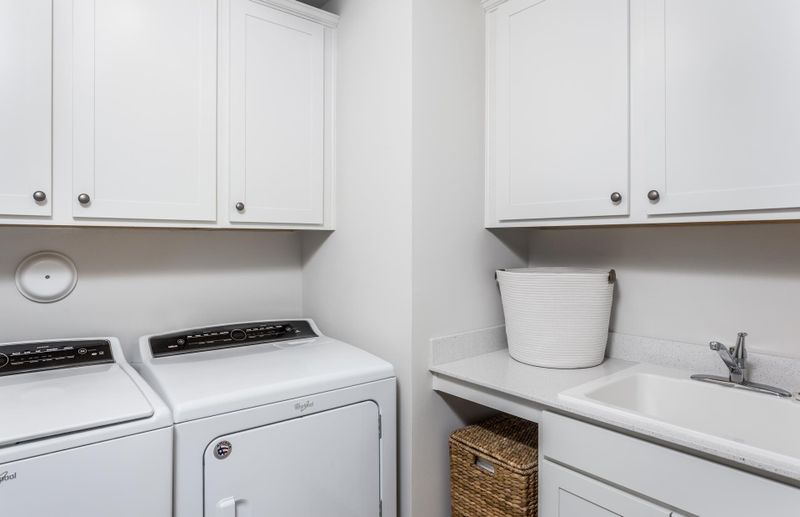 200 Obstacle Ave, Holly Springs, NC 27540