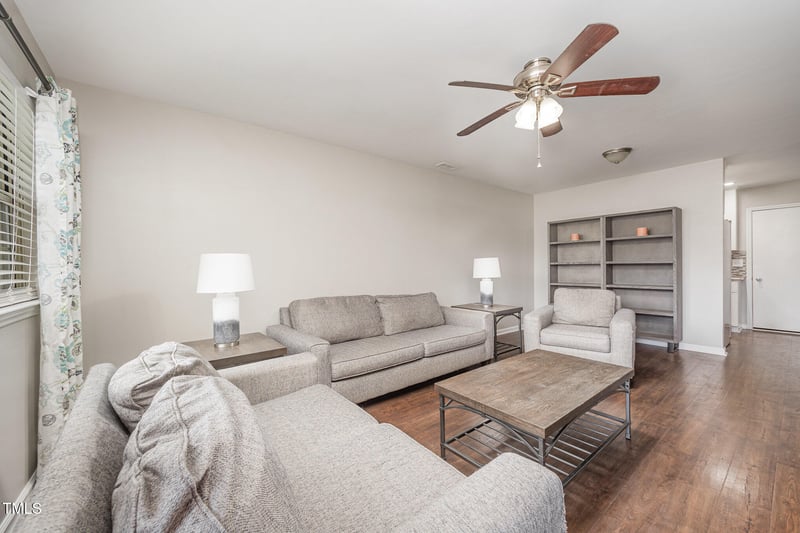 200 Old Spring Hill Ln, Fuquay Varina, NC 27526