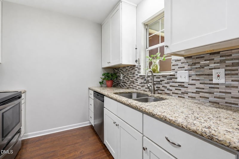 200 Old Spring Hill Ln, Fuquay Varina, NC 27526