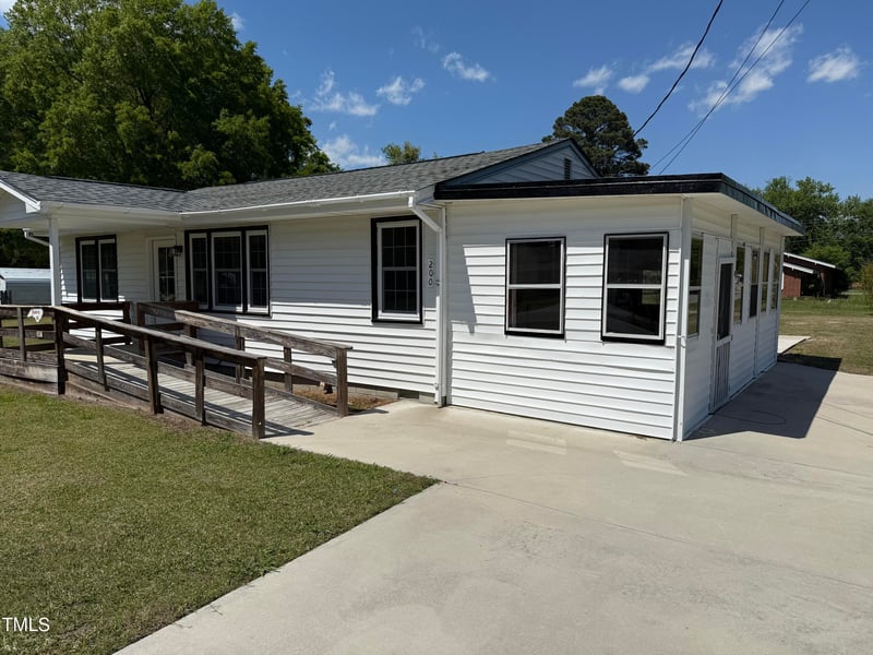 200 Pace St, Smithfield, NC 27577