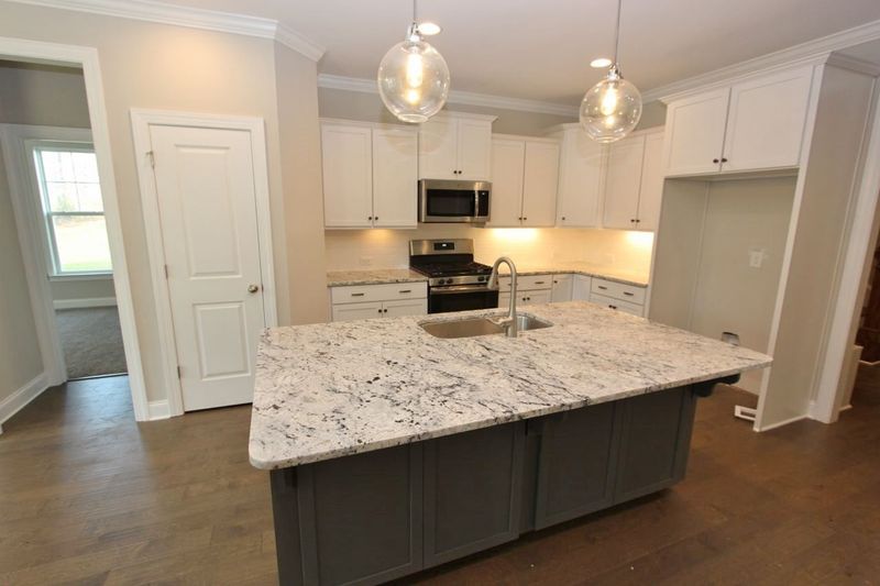 200 Park Bluff Dr, Holly Springs, NC 27540