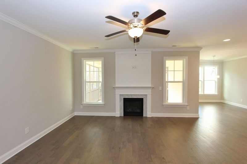 200 Park Bluff Dr, Holly Springs, NC 27540