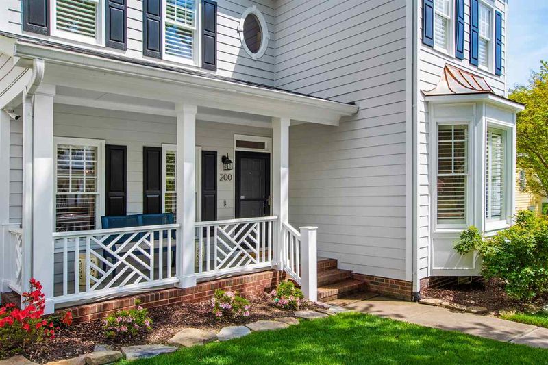 200 Parkside Cir, Chapel Hill, NC 27516