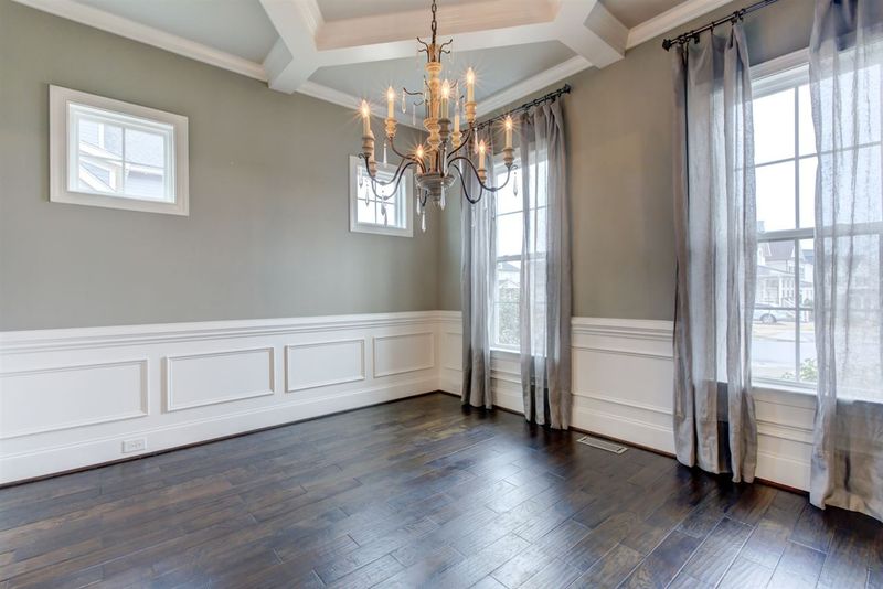 200 Quaker Meadows Ct, Holly Springs, NC 27540