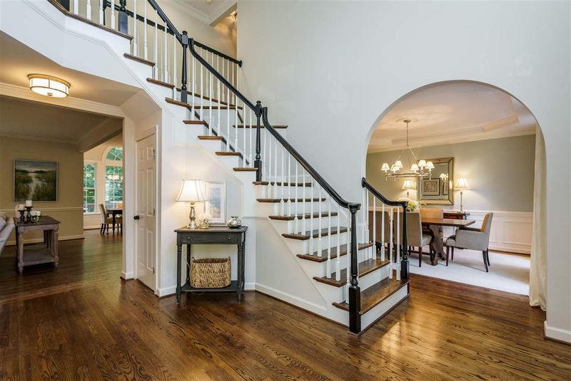 200 Rosaler Ct, Cary, NC 27519