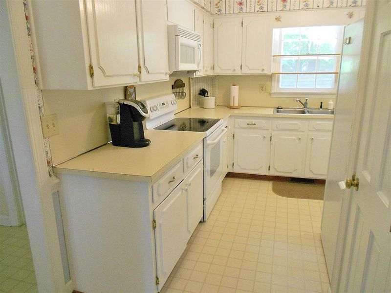 200 Sandhurst Rd, Raleigh, NC 27615
