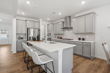 200 Seagraves Creek Ln, Holly Springs, NC 27540