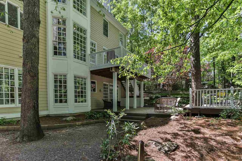 200 Sierra Dr, Chapel Hill, NC 27514