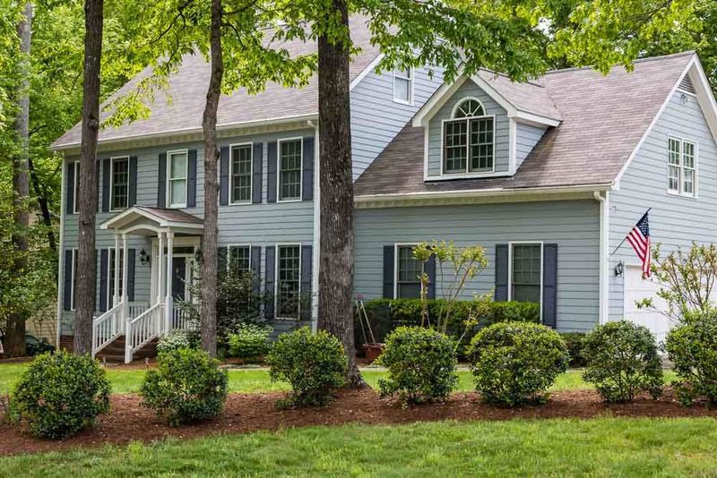 200 Stratford Dr, Chapel Hill, NC 27516