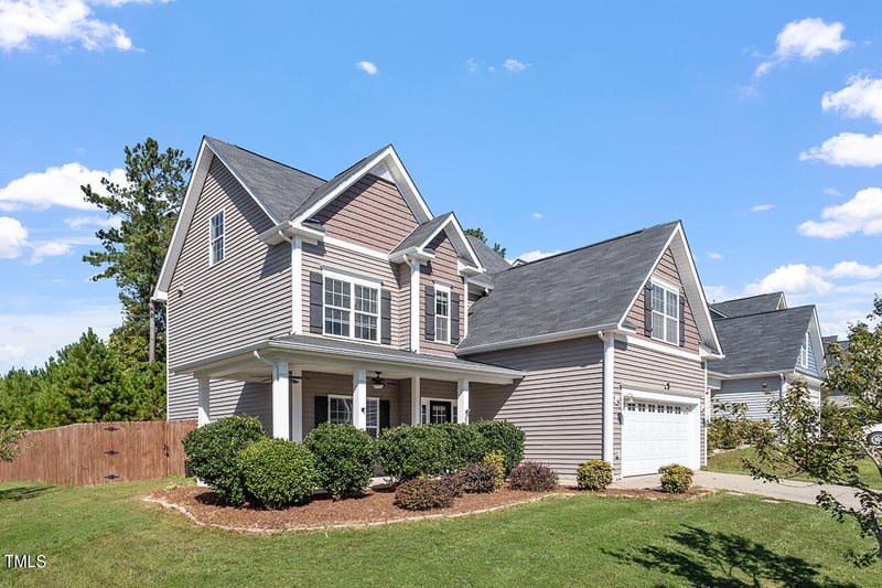 200 Vinewood Pl, Holly Springs, NC 27540