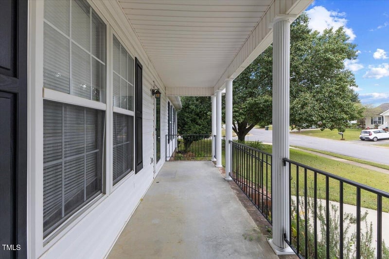 200 Waterford Dr, Clayton, NC 27520