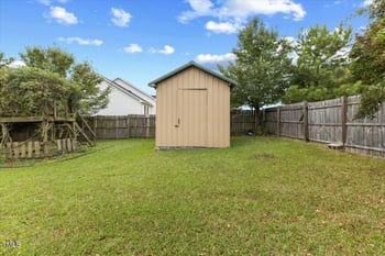 200 Waterford Dr, Clayton, NC 27520