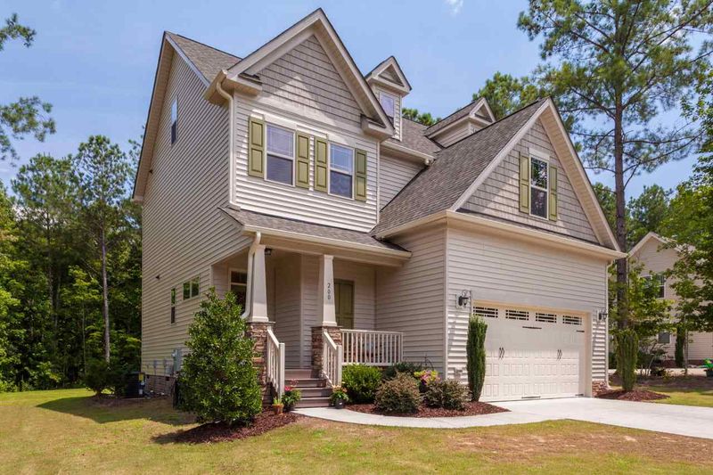200 Willow Ridge Dr, Louisburg, NC 27549