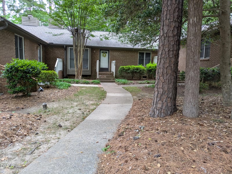 200 Woodcroft #52 B, Durham, NC 27713