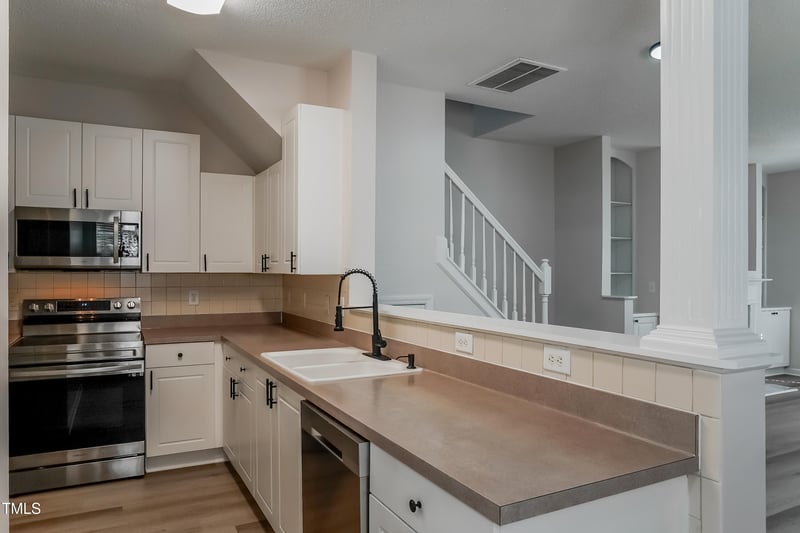 2000 Metacomet Way, Raleigh, NC 27604