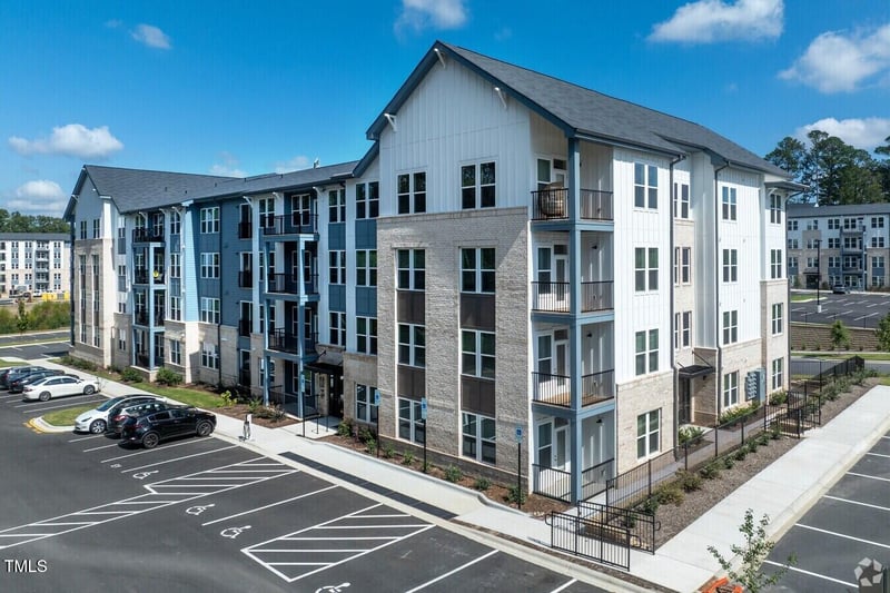 2000 Olivewood St #B1, Cary, NC 27519