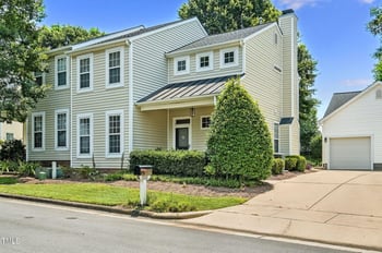 2000 Silky Dogwood Trl, Apex, NC 27502
