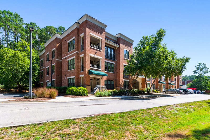 2000 Southpoint Landing Way #2208, Durham, NC 27707