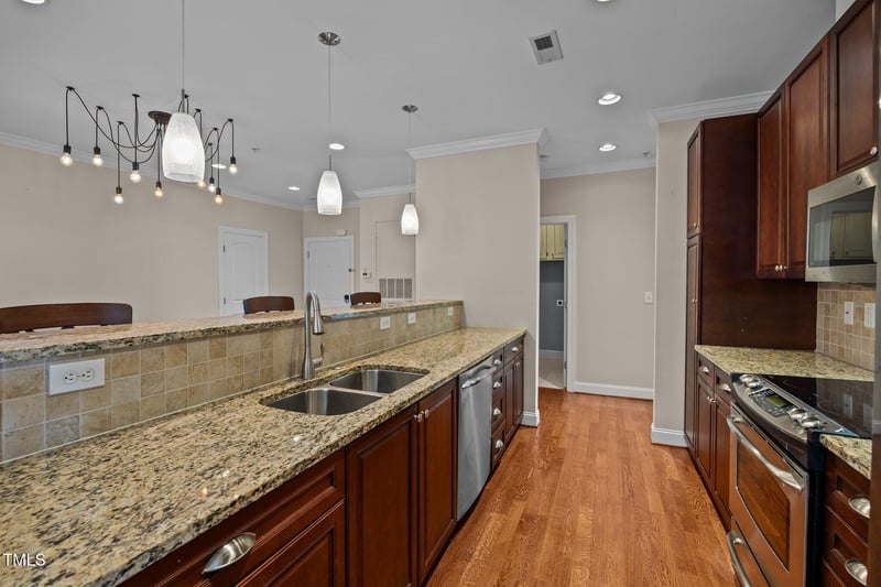 2000 Southpoint Lndg Way #2202, Durham, NC 27707