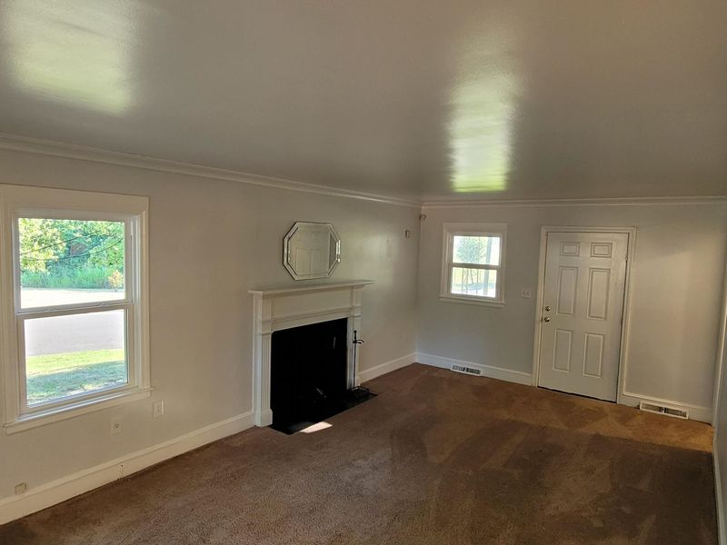 2000 Woodview Dr, Durham, NC 27704