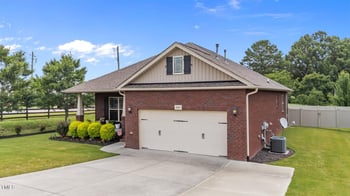 2001 Bunnfield Dr, Zebulon, NC 27597