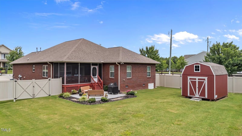 2001 Bunnfield Dr, Zebulon, NC 27597