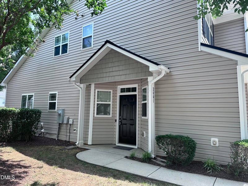 2001 Chancellor Pl, Raleigh, NC 27603