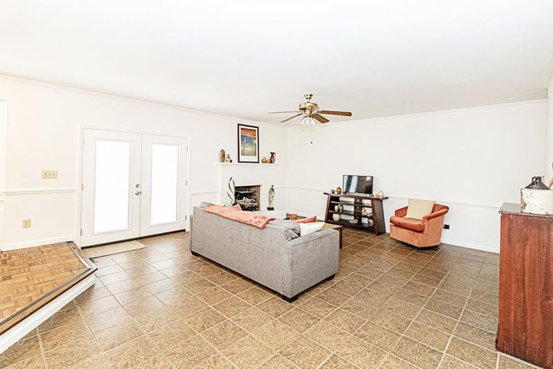 2001 Fox Ridge Rd, Clayton, NC 27527