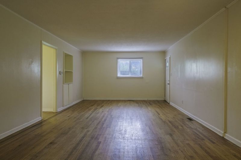 2001 Jefferson Dr, Hillsborough, NC 27278