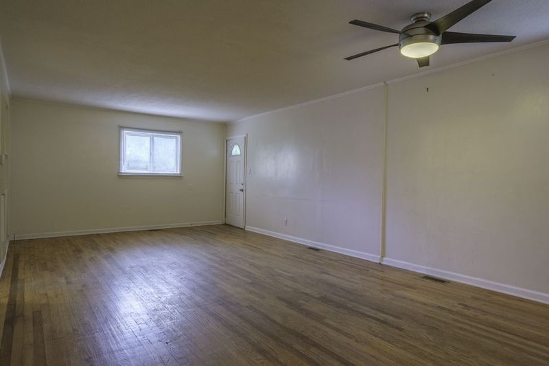 2001 Jefferson Dr, Hillsborough, NC 27278