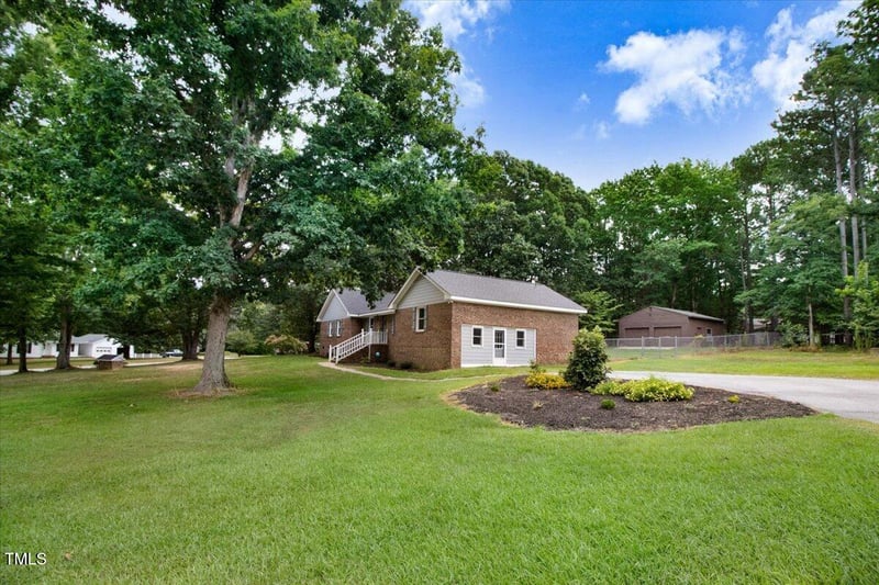 2001 Missy Ln, Clayton, NC 27520