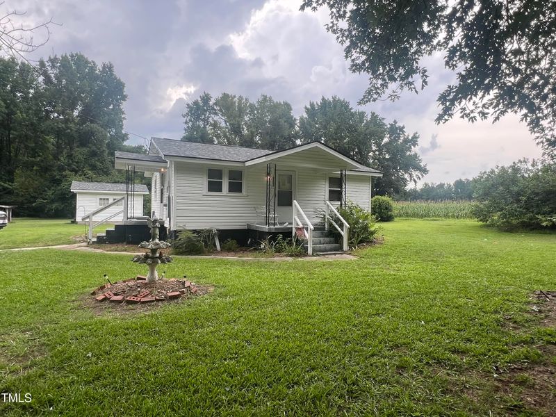 2001 Pearidge Rd, Angier, NC 27501