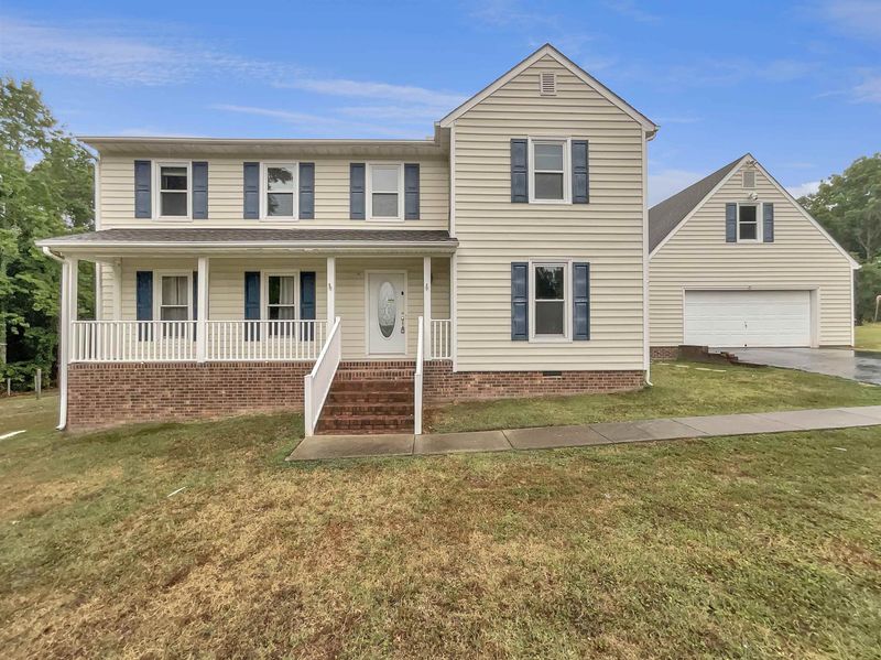 2001 Smith Dr, Clayton, NC 27520