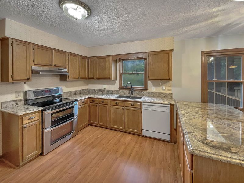 2001 Smith Dr, Clayton, NC 27520