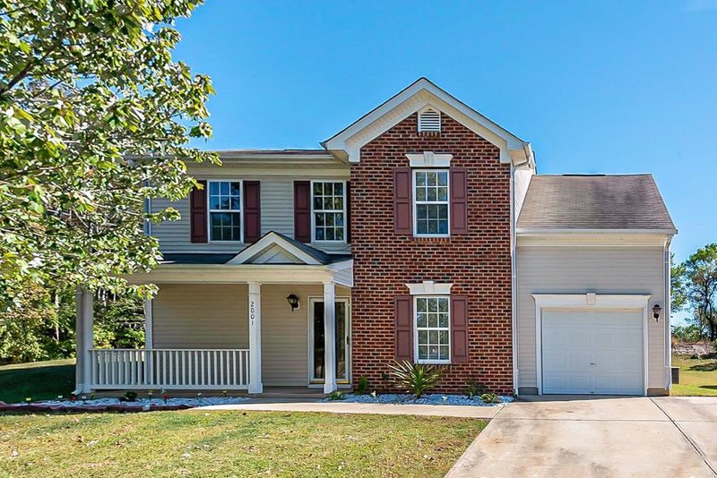 2001 Softwind Dr, Clayton, NC 27520