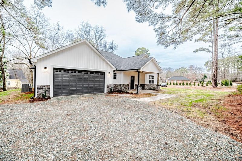 2001 Spring Ln, Sanford, NC 27330