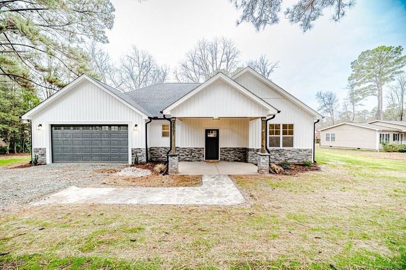 2001 Spring Ln, Sanford, NC 27330