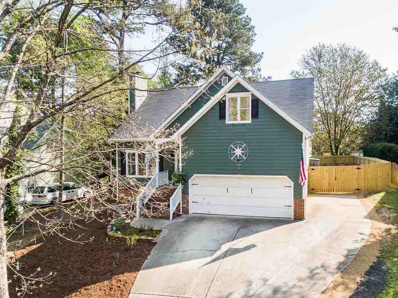 2002 Chedington Dr, Apex, NC 27502