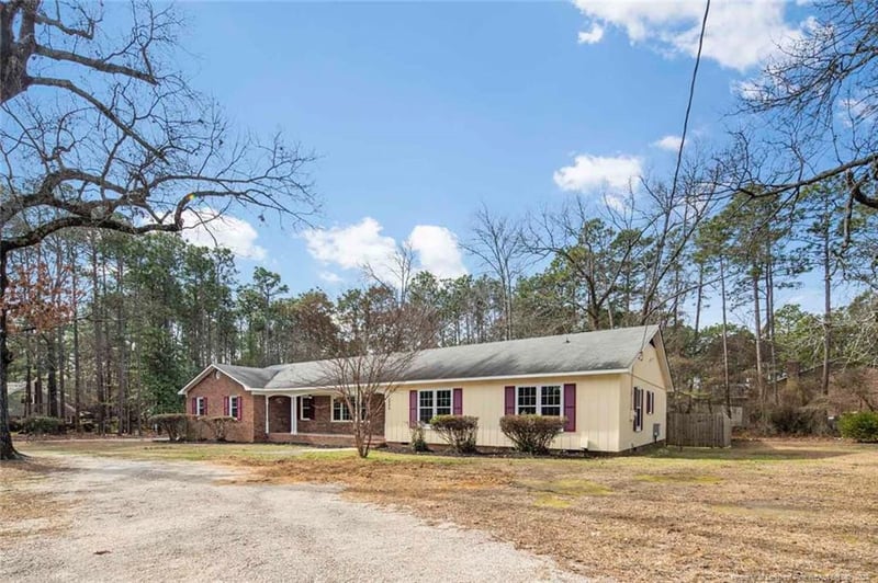 2002 Pinewood Ter, Fayetteville, NC 28304