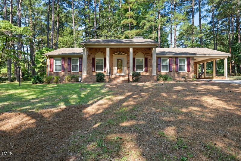 2002 N Shoreline Dr, Sanford, NC 27330