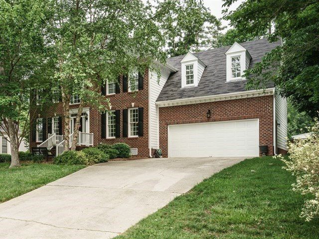 2003 Castalia Dr, Cary, NC 27513