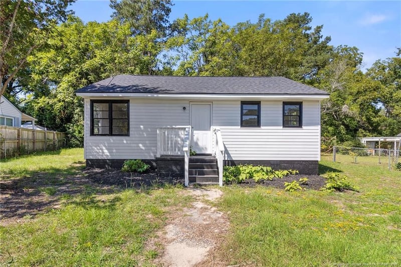 2003 Newark Ave, Fayetteville, NC 28301