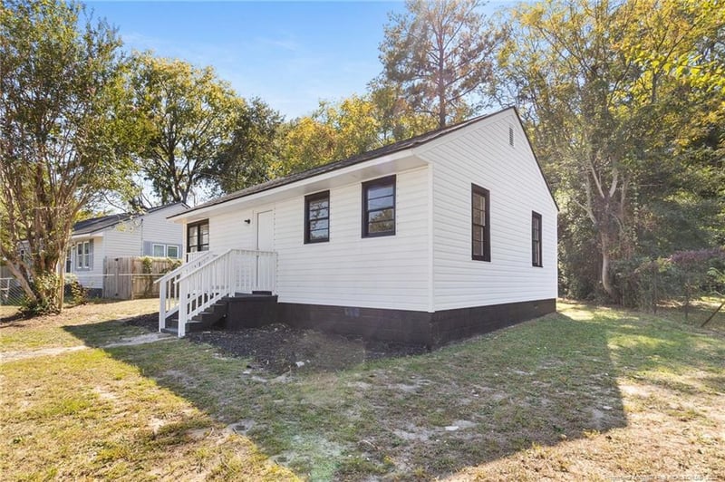 2003 Newark Ave, Fayetteville, NC 28301