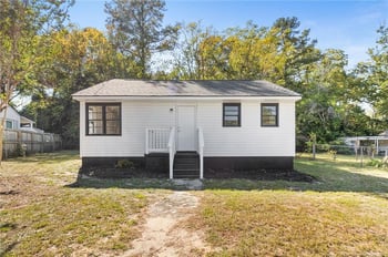2003 Newark Ave, Fayetteville, NC 28301