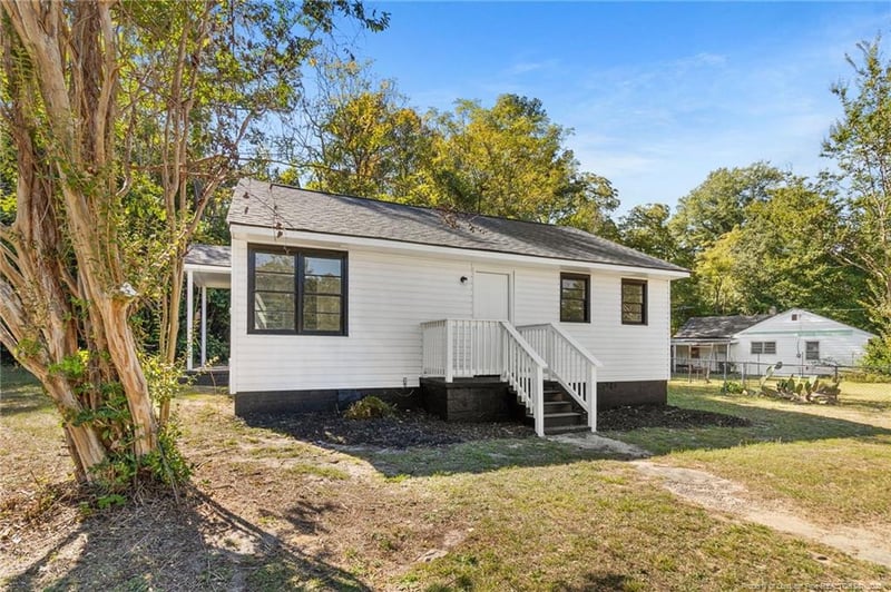 2003 Newark Ave, Fayetteville, NC 28301