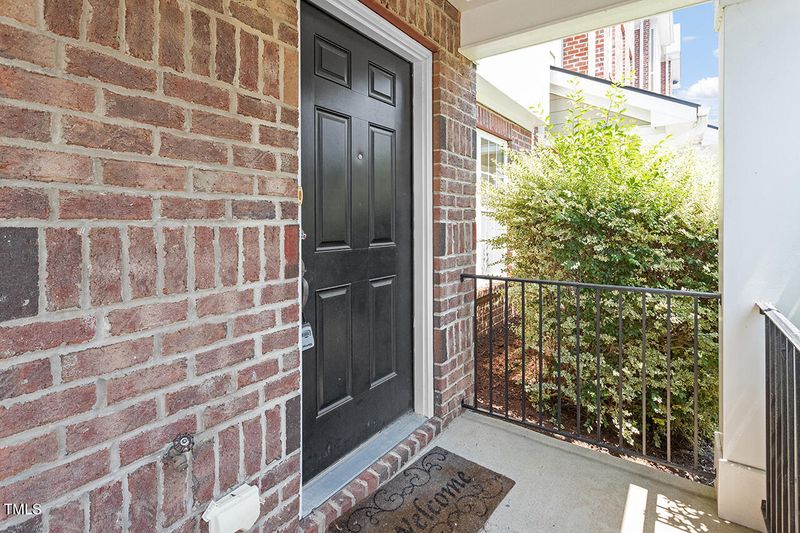 2003 Summerhouse Rd, Cary, NC 27519
