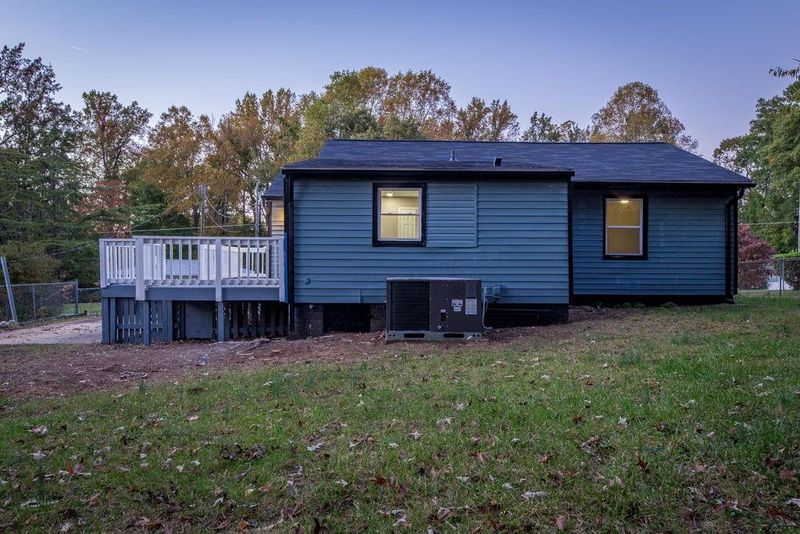 2004 N Ashland Dr, Burlington, NC 27217