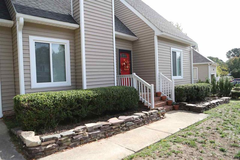 2004 Carthage Cir, Raleigh, NC 27604