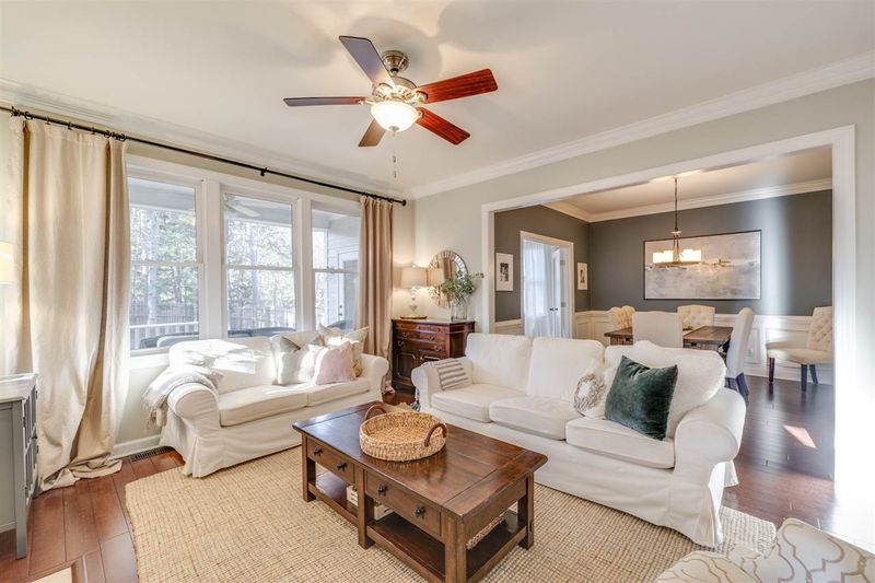 2004 Dobson Ct, Raleigh, NC 27612